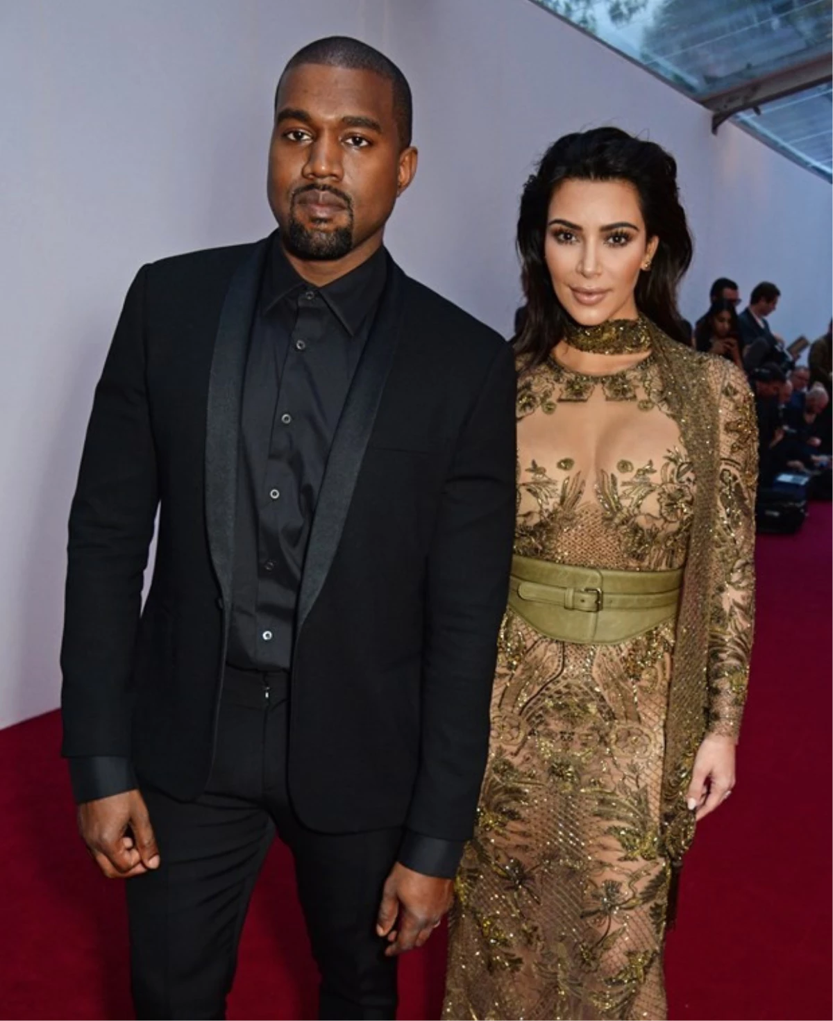 Kim Kardashian-Kanye West Çifti Üçüncü Bebeklerini Taşıyıcı Anneden Bekliyor