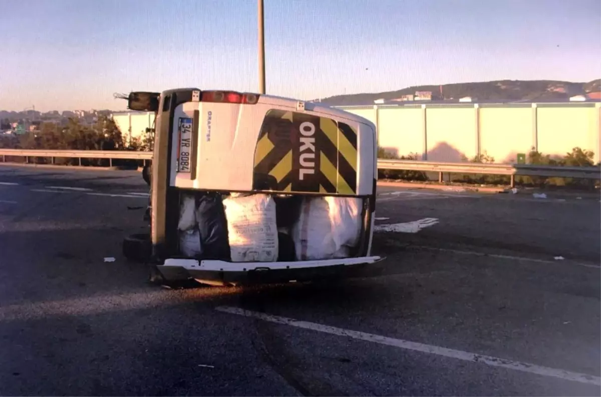 Mevsimlik İşçilere Ait Minibüs Devrildi: 11 Yaralı