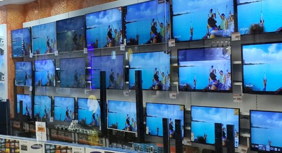 Ötv\'nin Televizyondan da Kalkmasını İstiyorlar