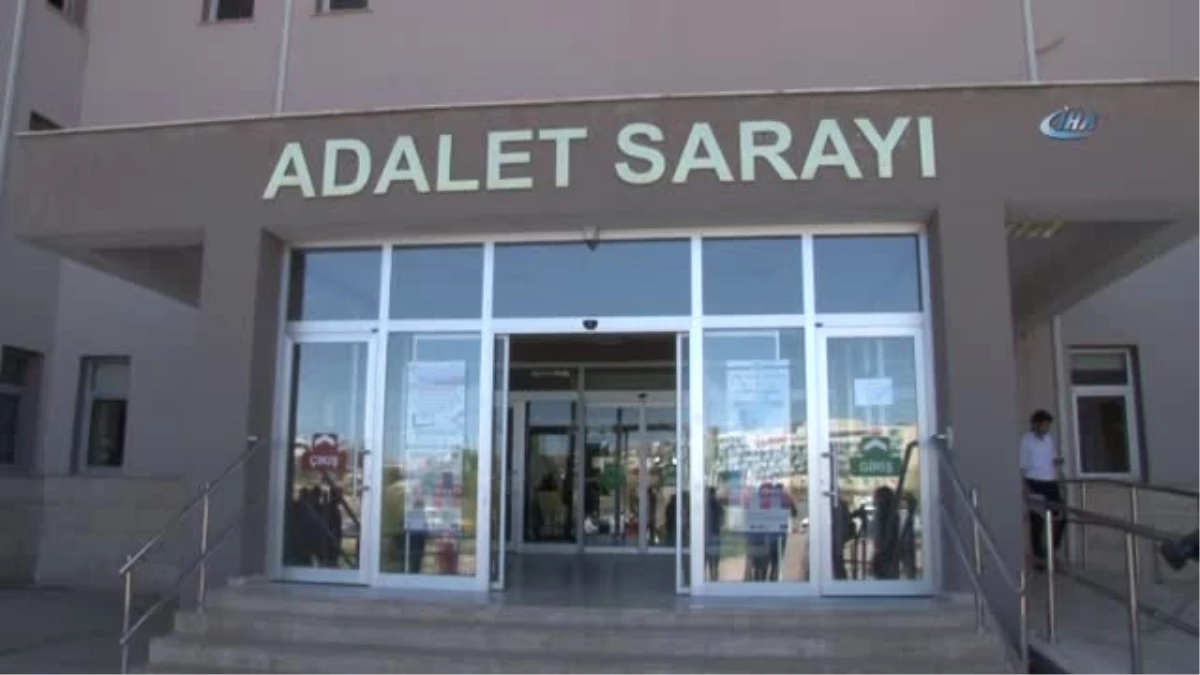 Özel Düzenekli Çantayla 13 Bin Liralık Kıyafet Çaldılar