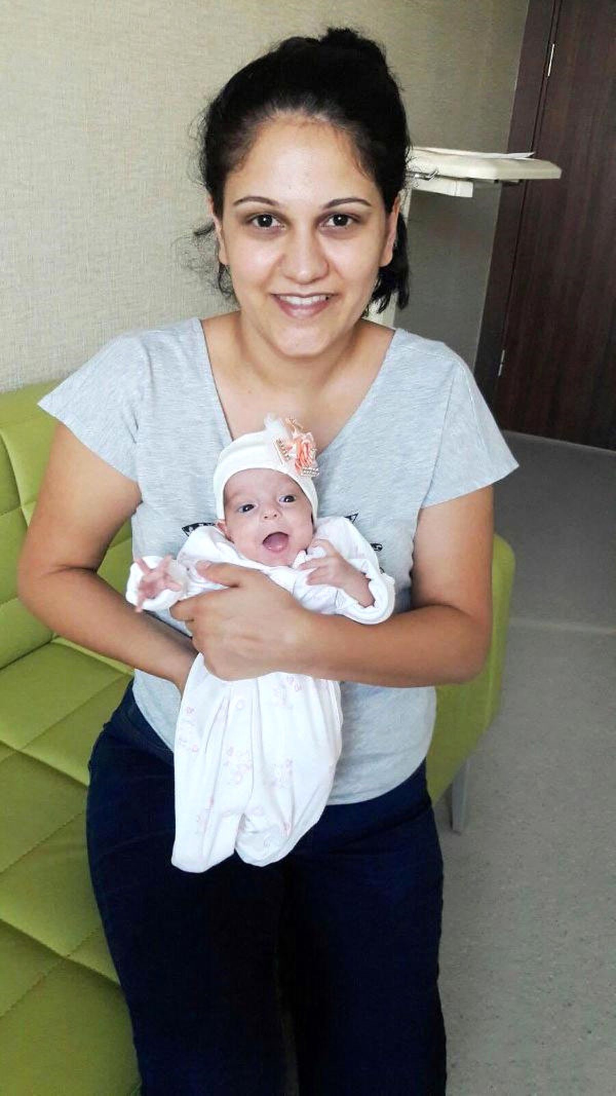 Parmak Bebek Yaşama Tutundu