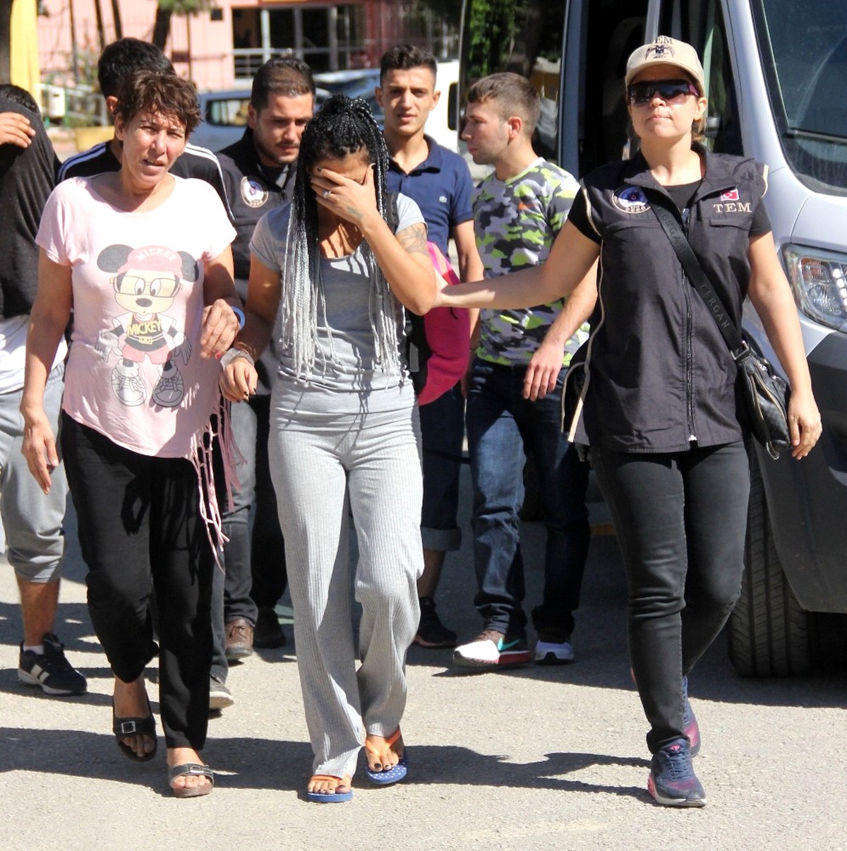 PKK Operasyonunda Anne-kız Tutuklandı