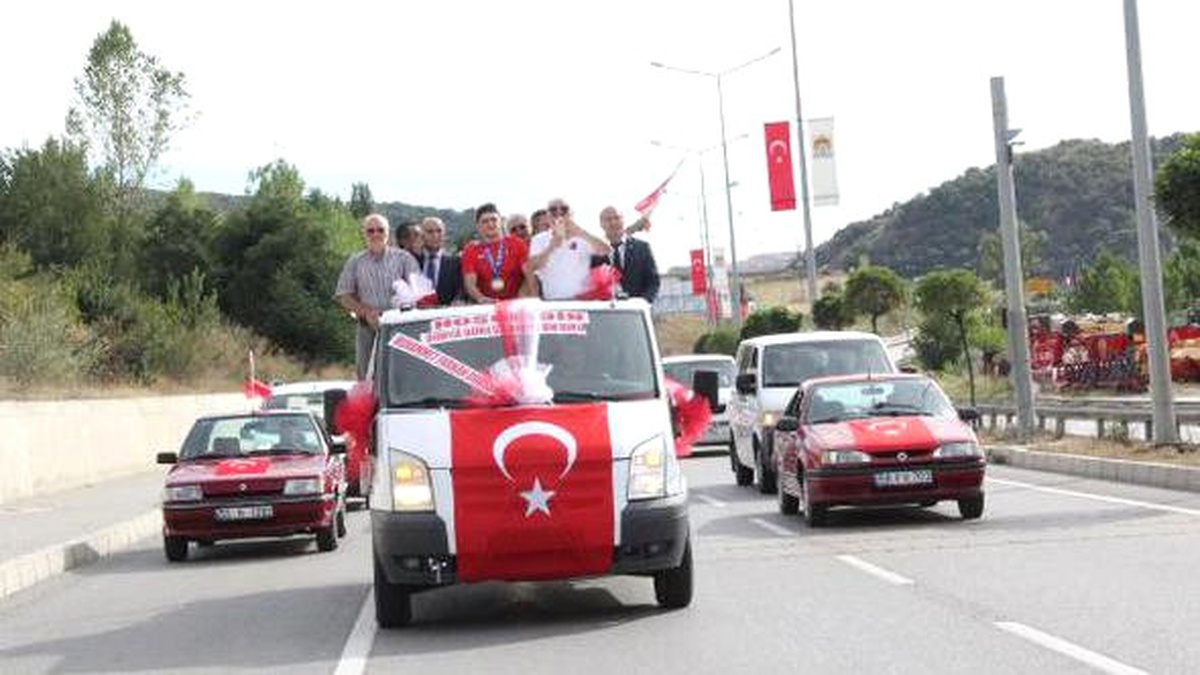 Şampiyona Memleketinde Coşkulu Karşılama