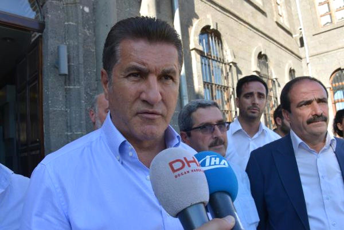 Sarıgül: Her Kes Siyasi Düşüncesini Bayrağımıza ve Toprağımıza Dokunmadan Söylemesi Lazım