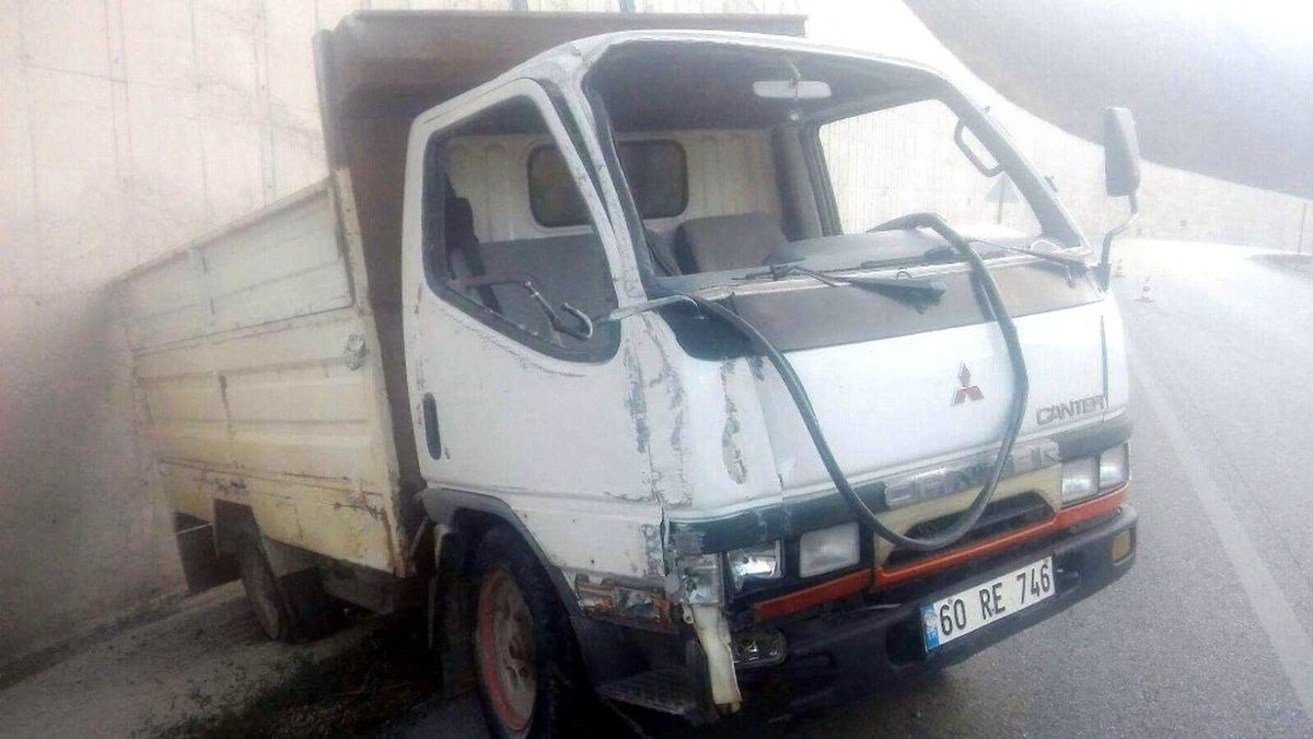 Tokat\'ta Trafik Kazası: 3 Yaralı