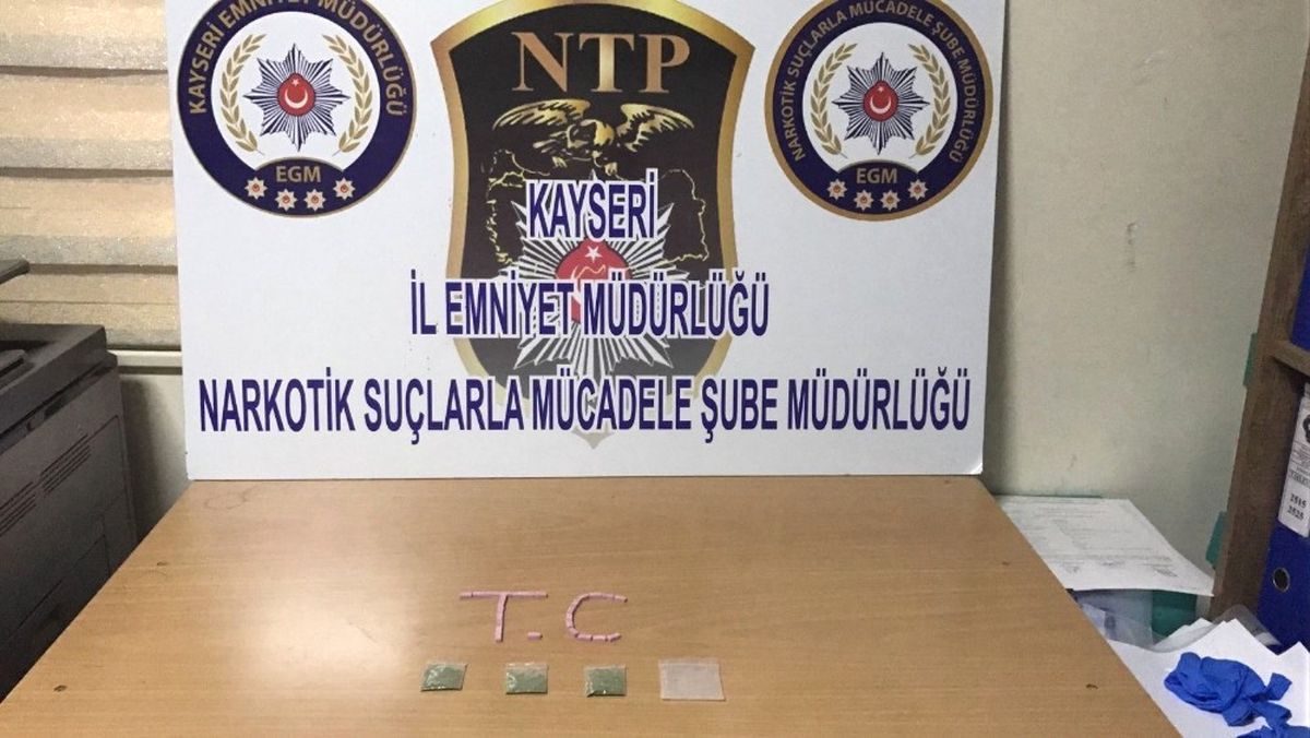 Uyuşturucu Tacirleri Kovalamaca Sonrasında Yakalandı