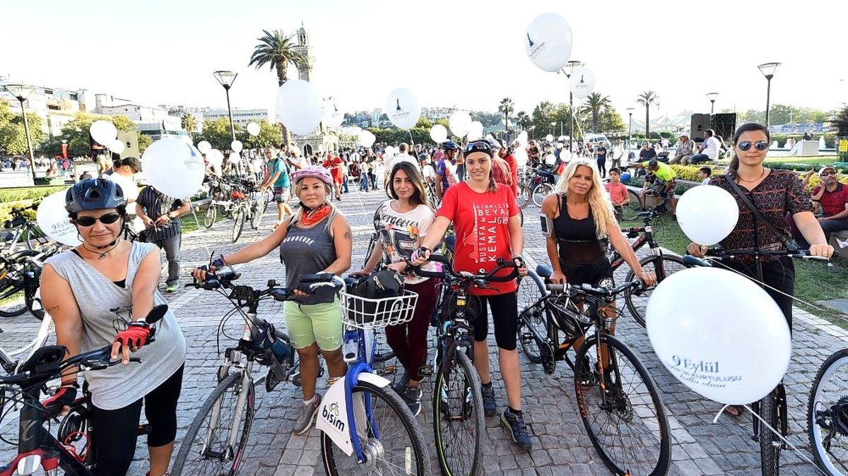 9 Eylül\'e Pedallı Kutlama