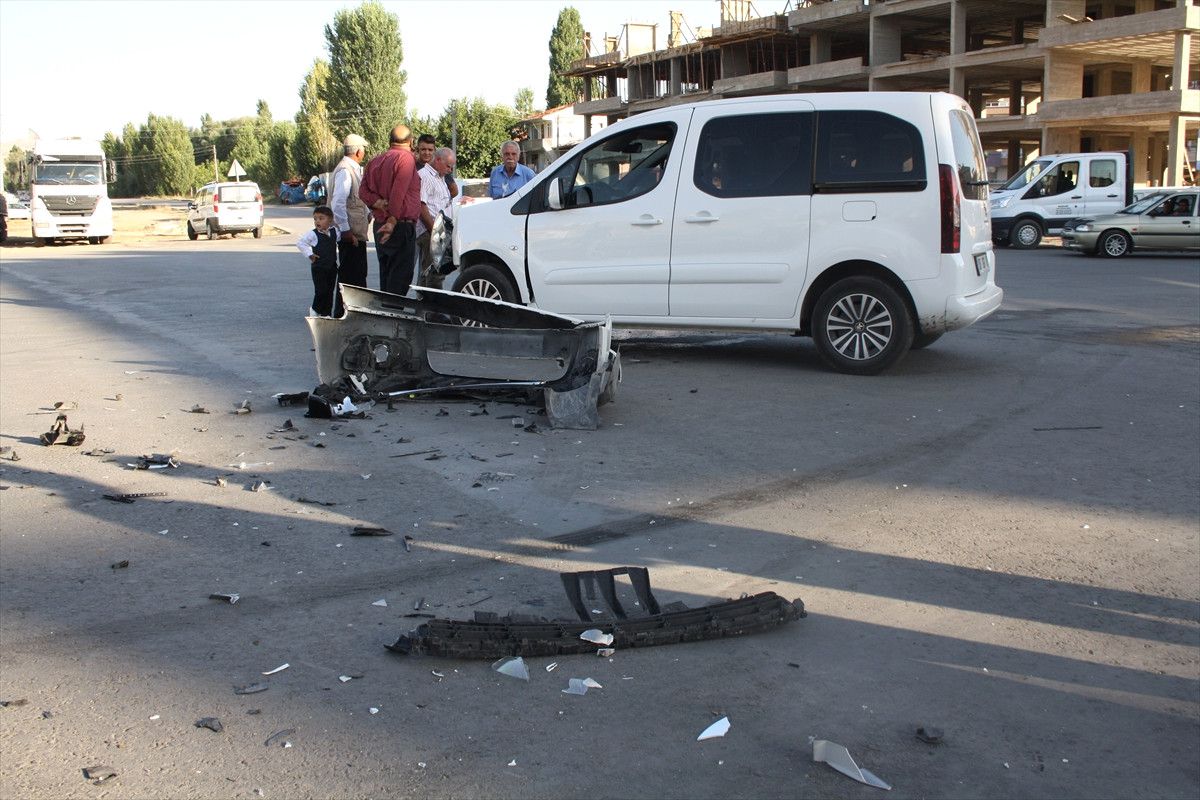 Ankara\'da Trafik Kazası: 1 Yaralı