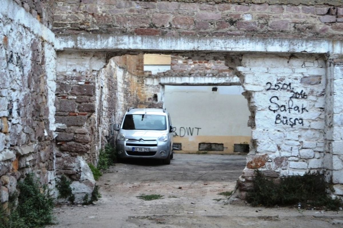 Ayvalık\'ta Silahla Yaralama