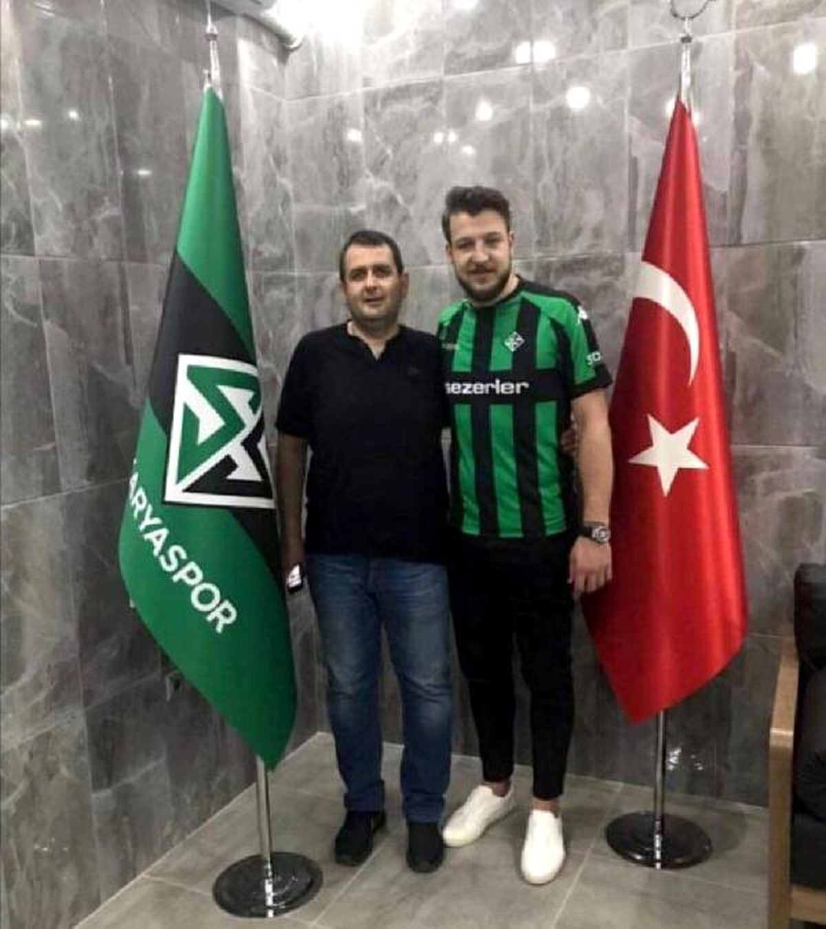 Batuhan Karadeniz, Sakaryaspor ile Anlaştı
