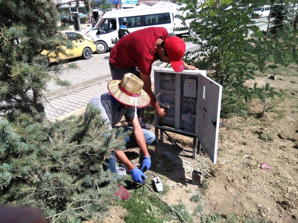 Çaldıran\'da Işıklandırma Çalışması