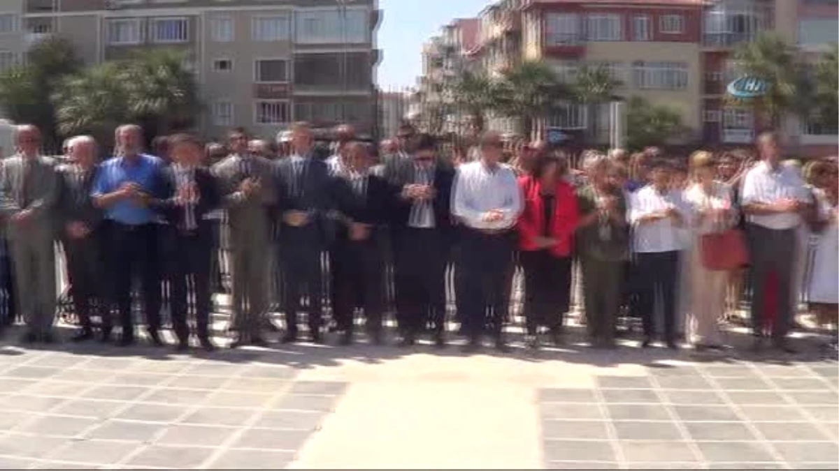 Çanakkale\'de CHP\'nin Kuruluşunun 94. Yıldönümünde Türk Bayrağı Unutuldu