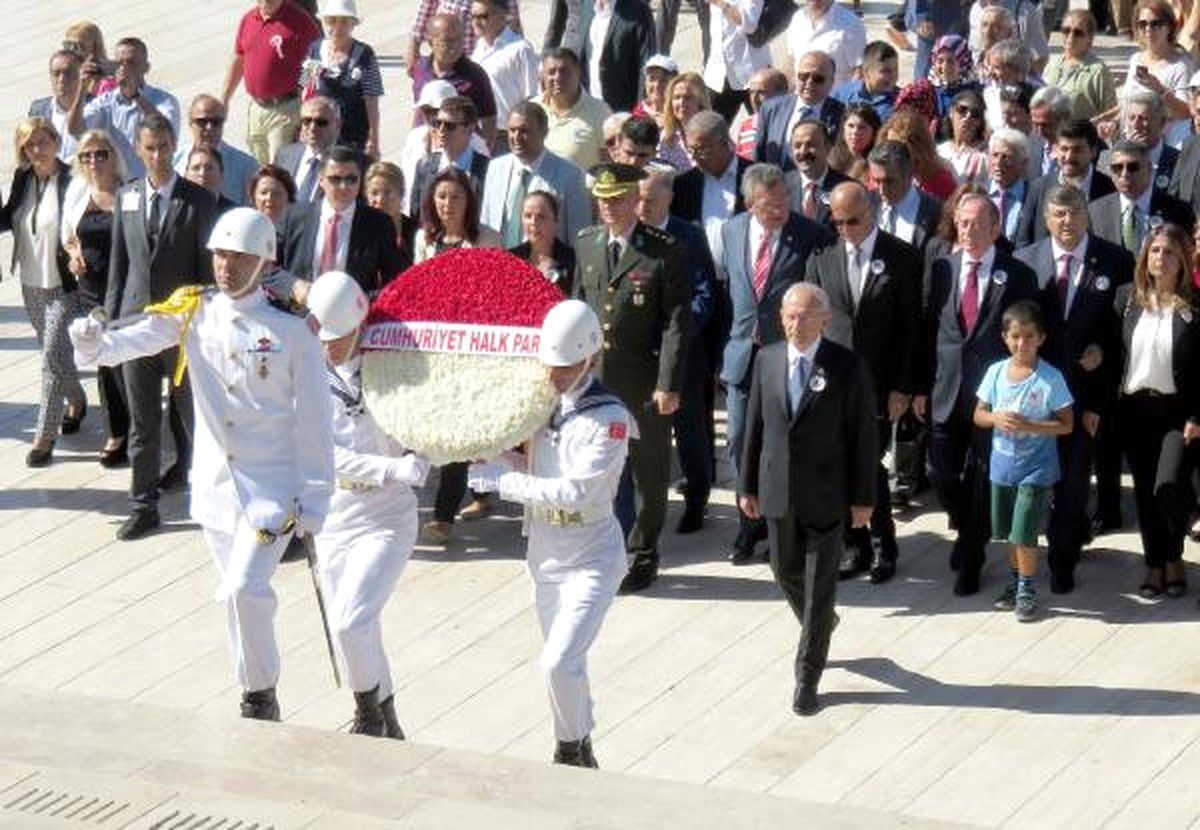 CHP Heyeti Anıtkabir\'i Ziyaret Etti