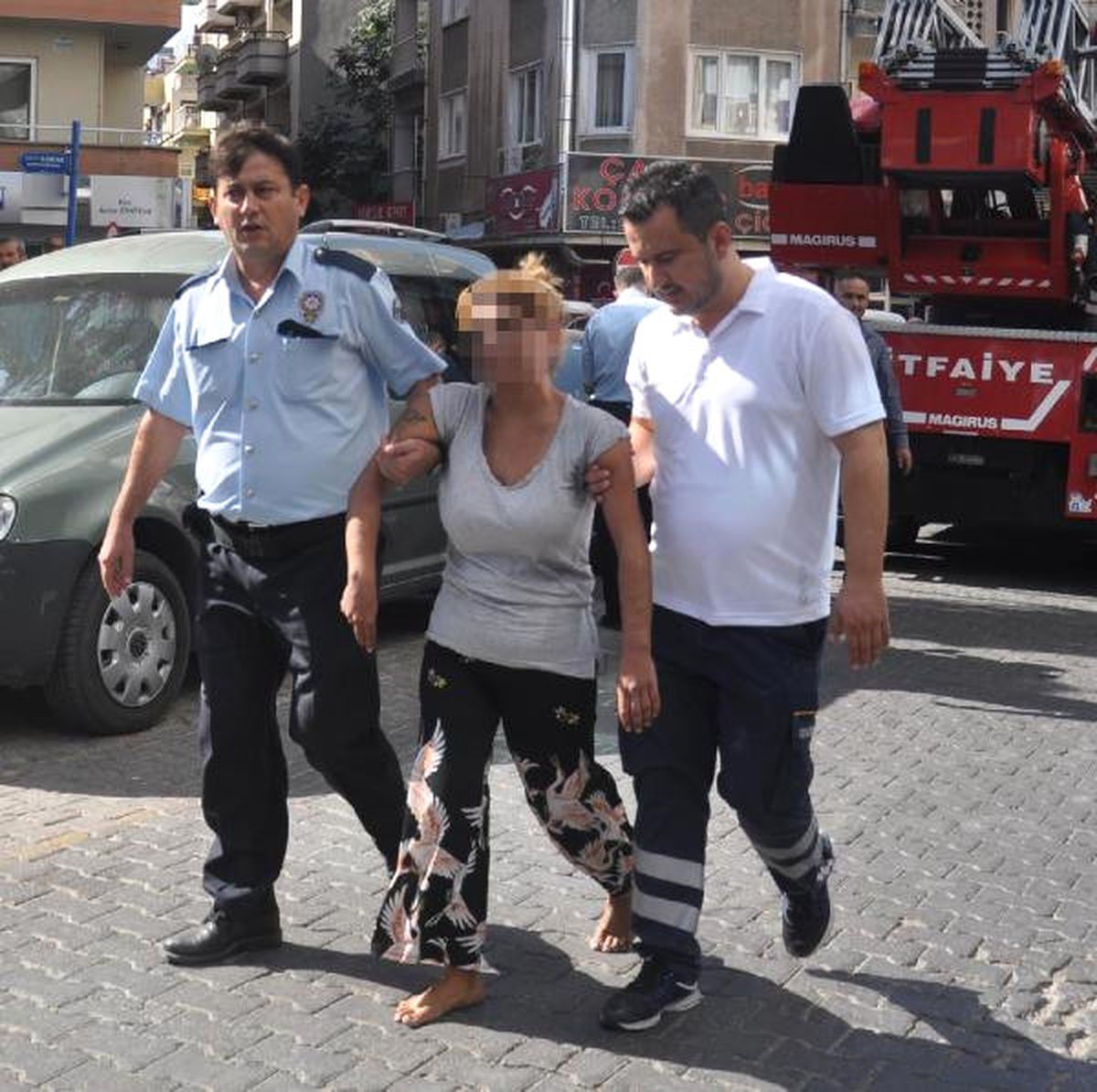 İntihara Kalkışan Kadını Polis İkna Etti