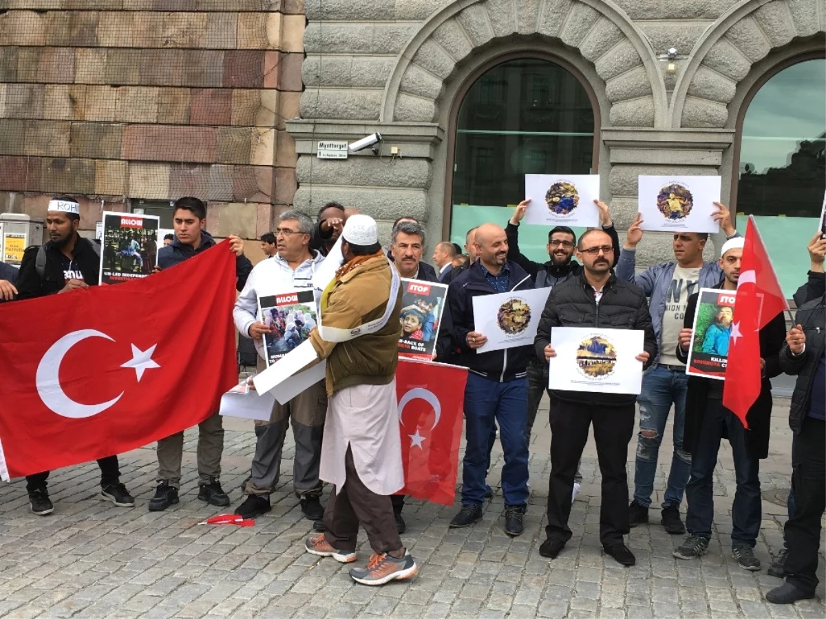 İsveç\'te Arakanlı Müslümanlar İçin Destek Gösterisi