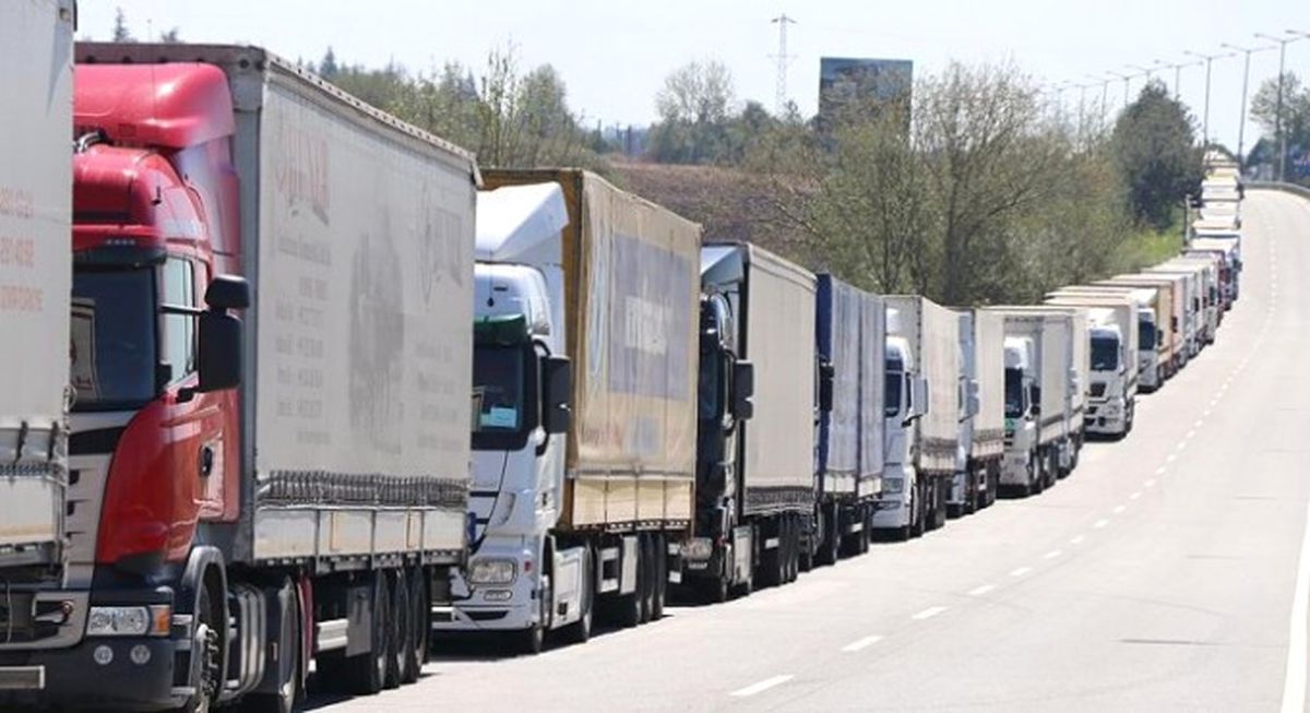 Kapıkule\'de 6 Kilometrelik Tır Kuyruğu