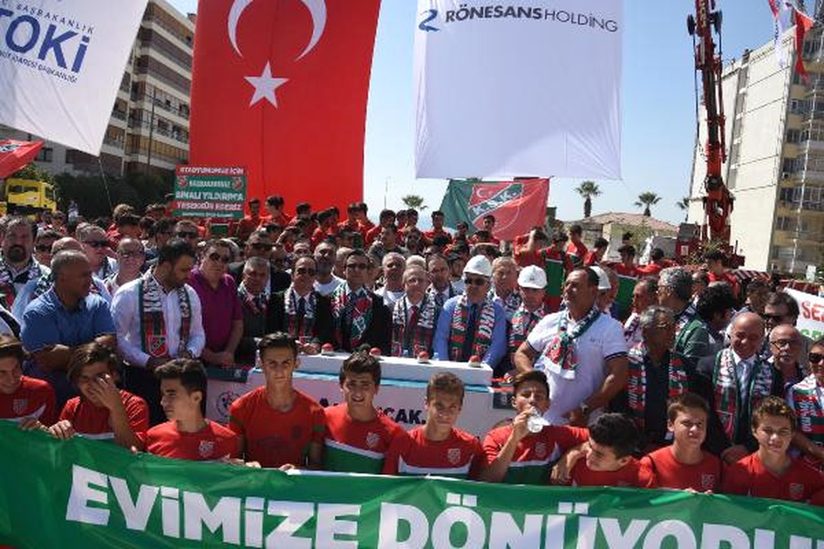 Karşıyaka Stadı İçin Tarihi Günde Coşku