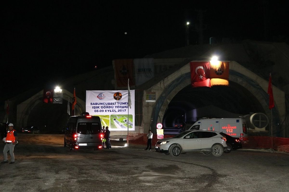 Sabuncubeli Tüneli\'nde Işık Göründü