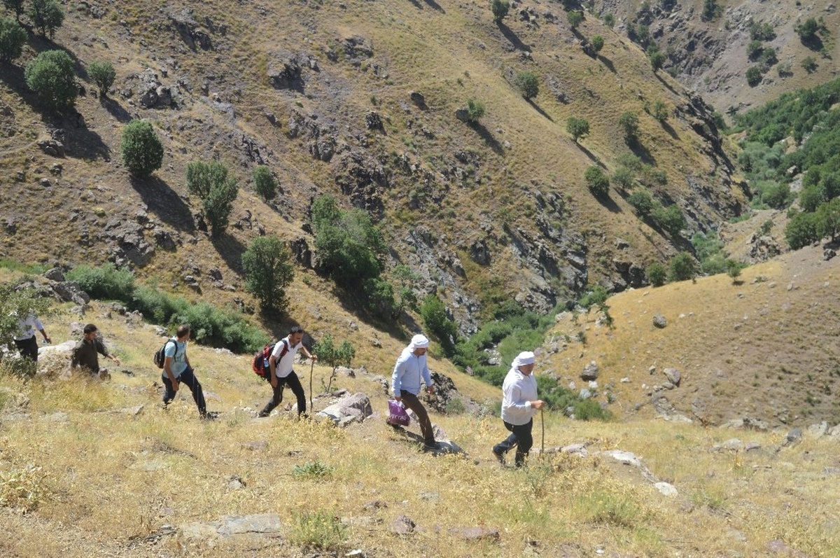 Sason-Muş Yolu İçin Kilometrelerce Yürüdüler