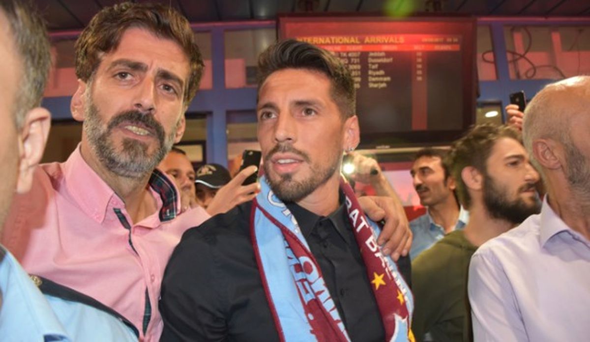 Sosa ve Volkan Şen\'e Havalimanında Coşkulu Karşılama