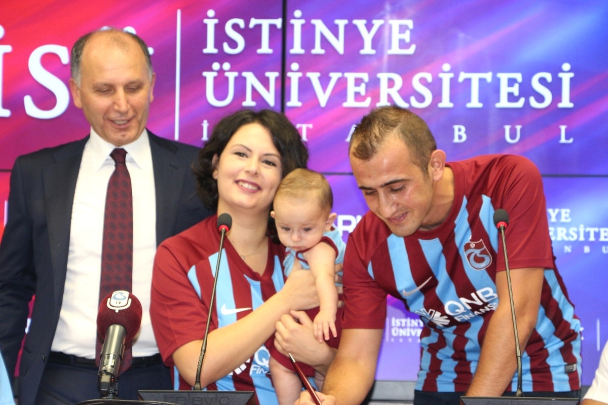 Trabzonspor, Bordo Maviş\'i Renklerine Bağladı