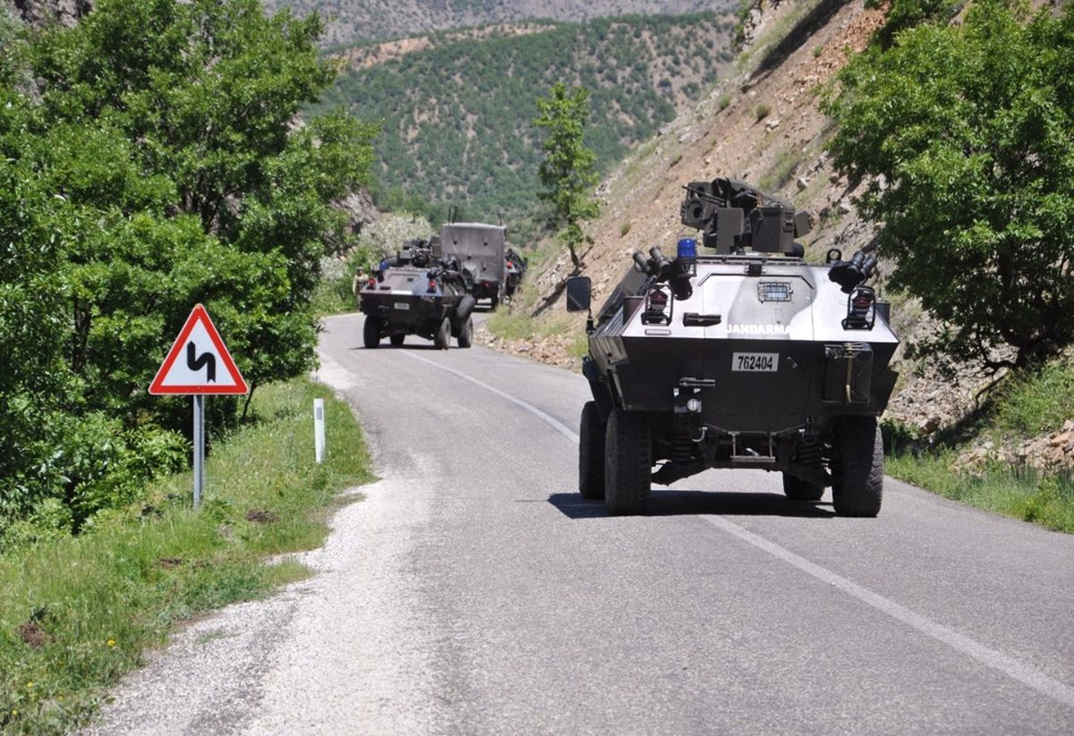 Van\'da Zırhlı Araç Devrildi: 1 Şehit, 3 Yaralı