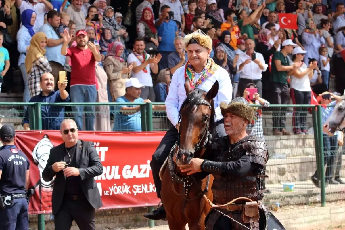 Başbakan Ata Bindi