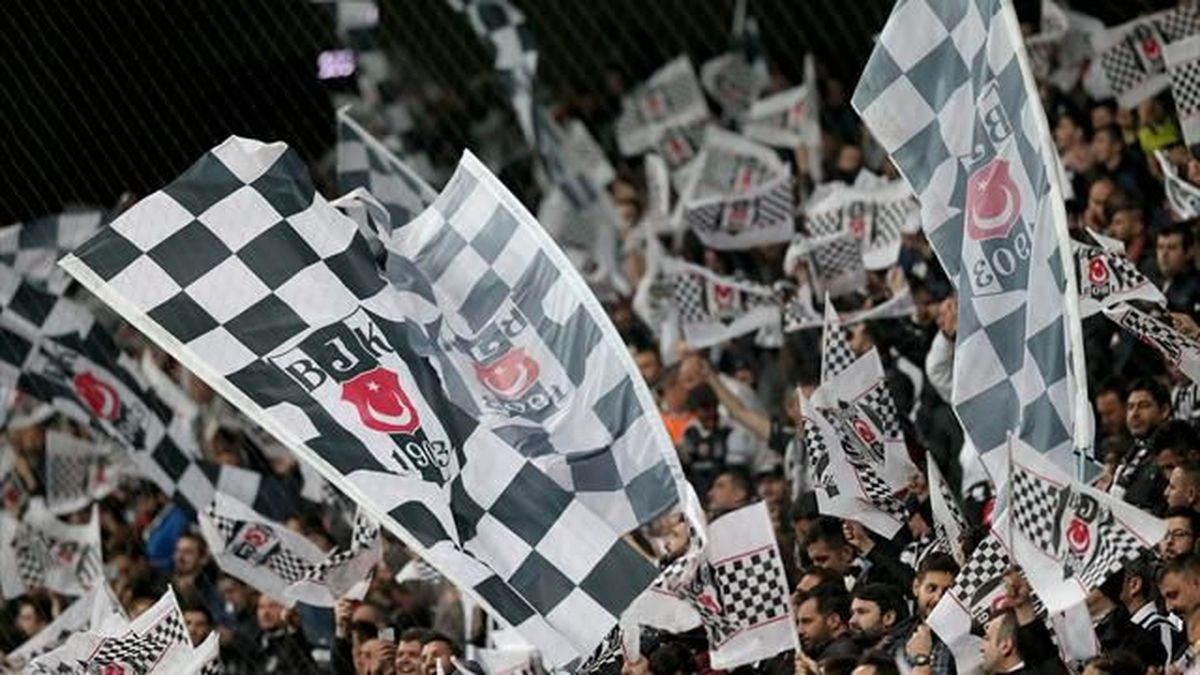 Beşiktaş\'tan Taraftarına Çağrı: "Porto Deplasmanına Gelmeyin"