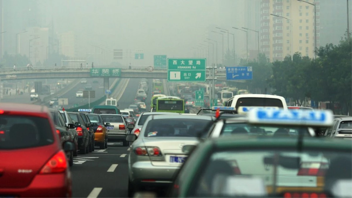 Çin Benzinli ve Dizel Araçları Yasaklamayı Planlıyor