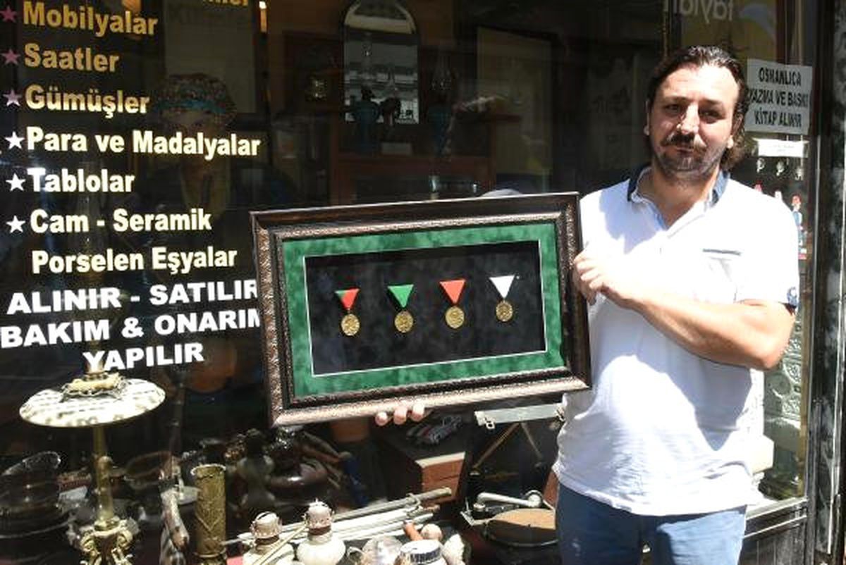 Kahramanların Torunları Madalya ve Beratları Satıyor