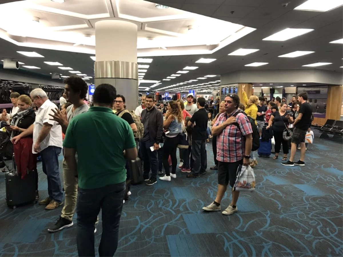 Miami Uluslararası Havalimanında 47 Yolcu Mahsur Kaldı