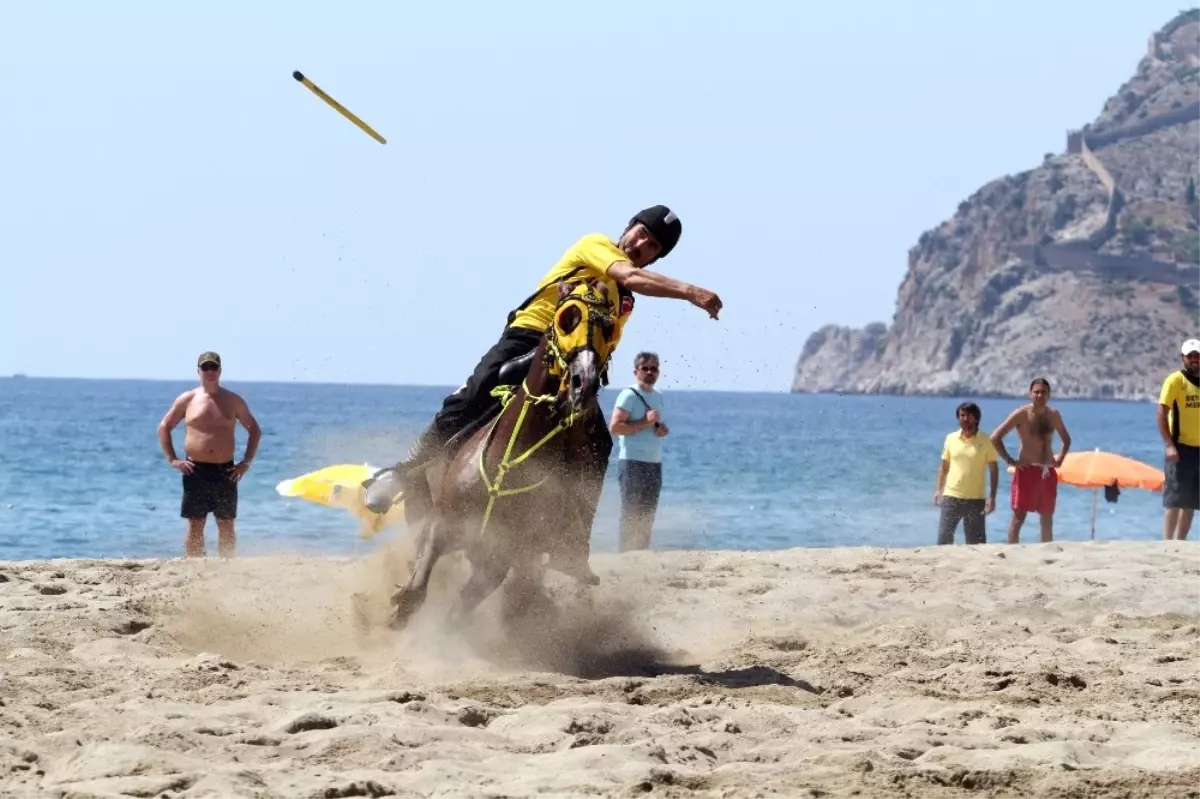 Plajda Atlı Cirit Heyecanı Sona Erdi