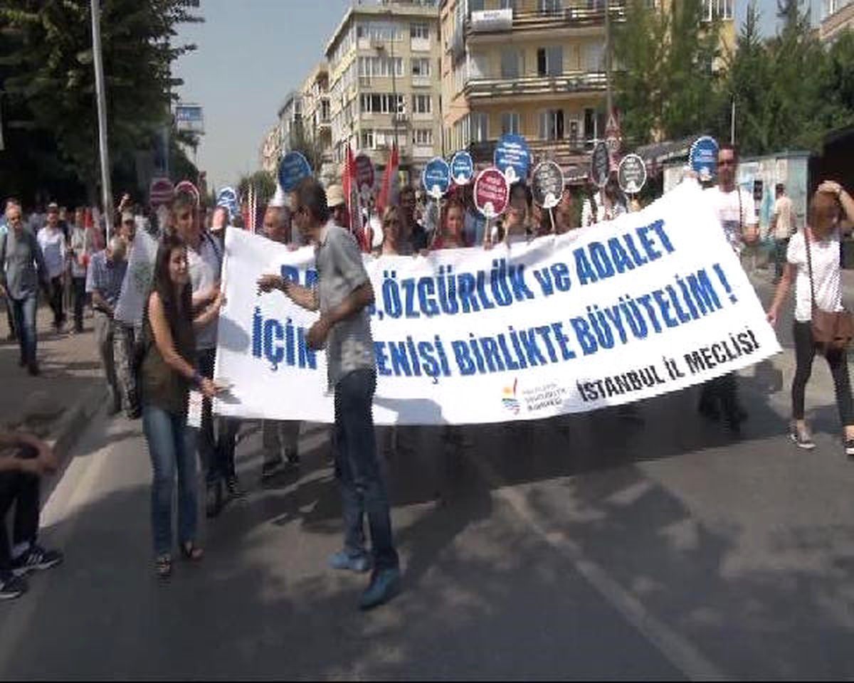Polis ve Miting Katılımcıları Arasında "Maske" Arbedesi