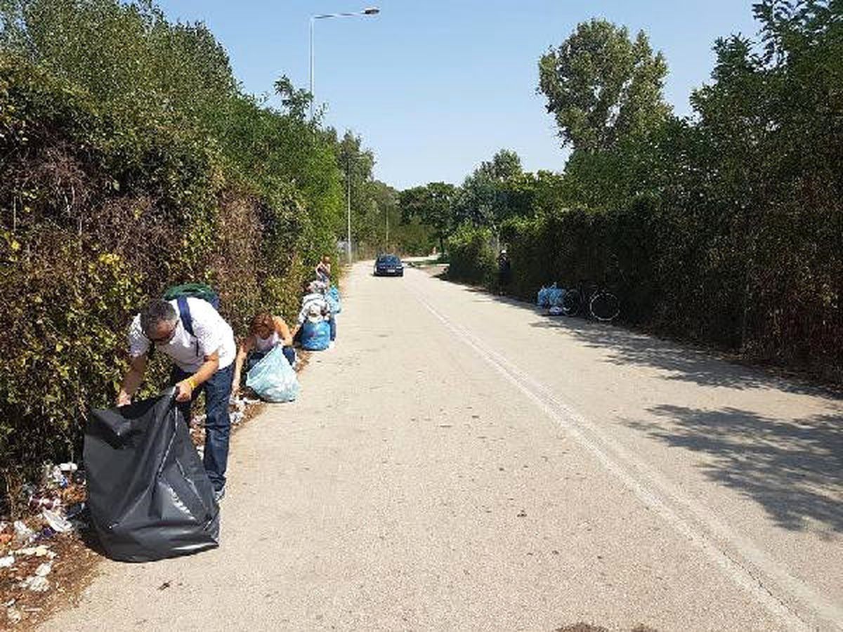 Sınırdaki Çöpleri Türk- Yunan Çevreciler Topladı