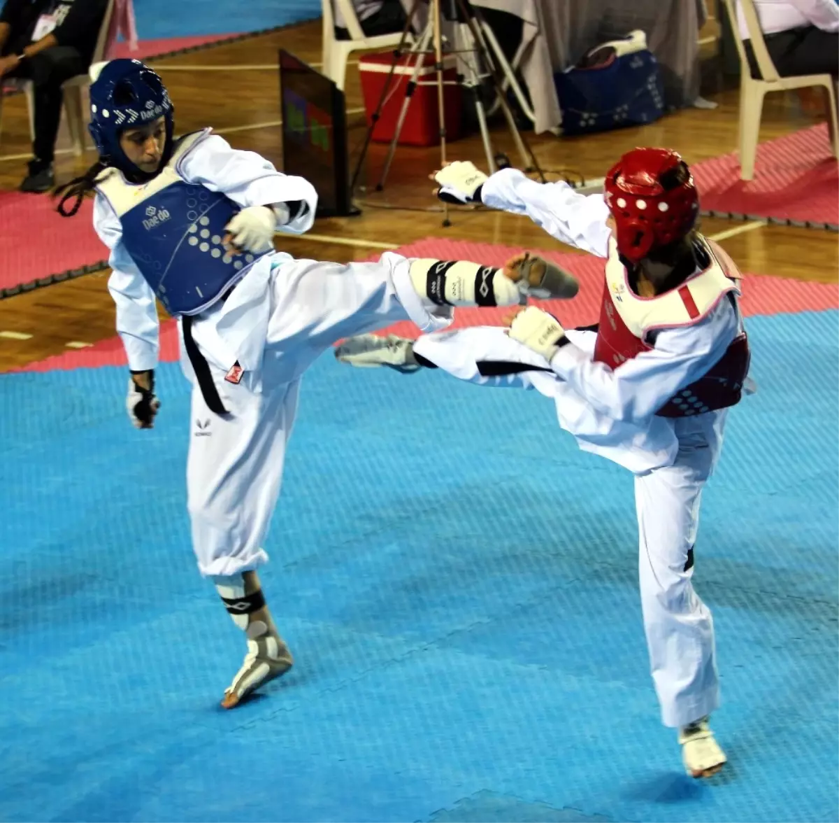 Türkiye Gençler Taekwondo Şampiyonası Nefes Kesiyor