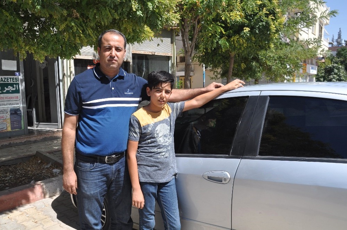 Yorgun Mermi Gazetecinin Aracına İsabet Etti