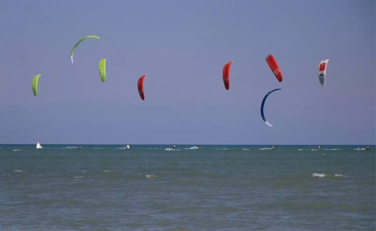 Yumurtalık Kiteboard Festivali" Final Yarışları Başladı