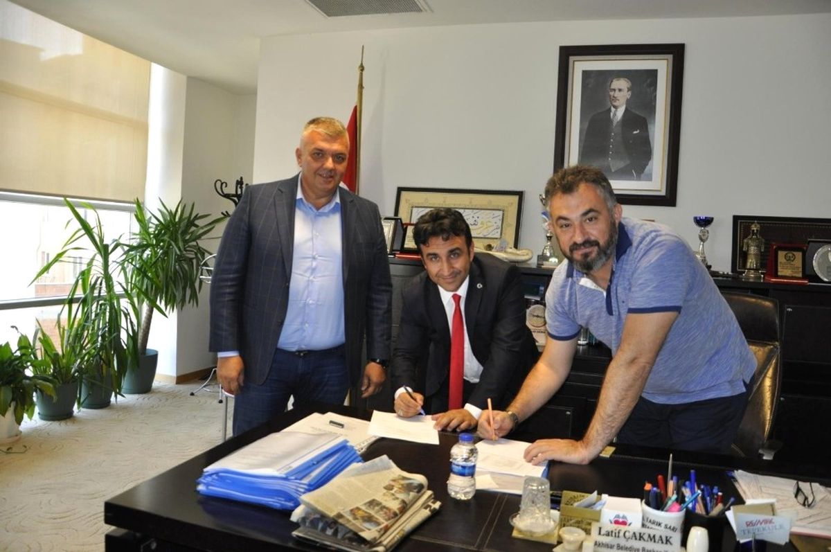 Akhisar\'daki Hayvan Bakımevi Büyükşehire Devredildi