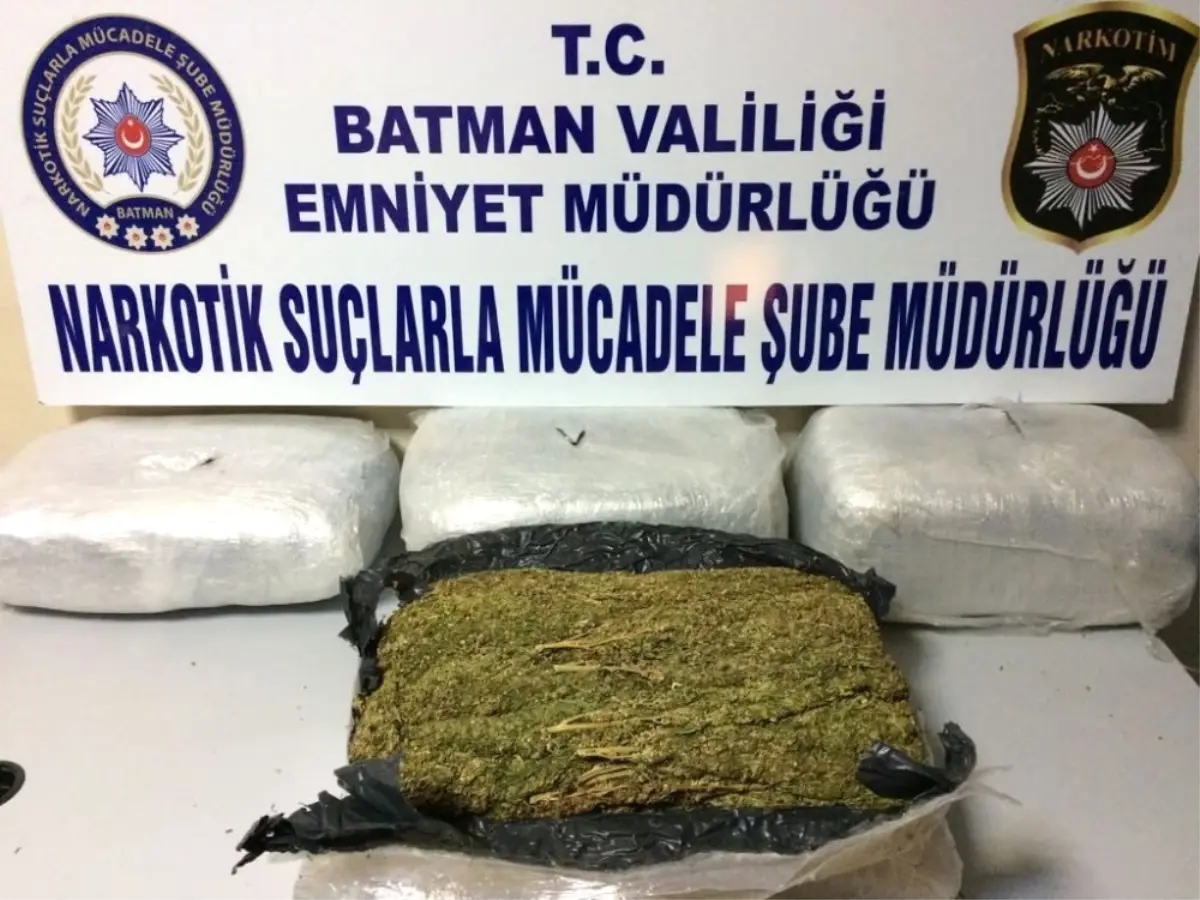 Batman\'da 21 Kilo 200 Gram Esrar Ele Geçirildi