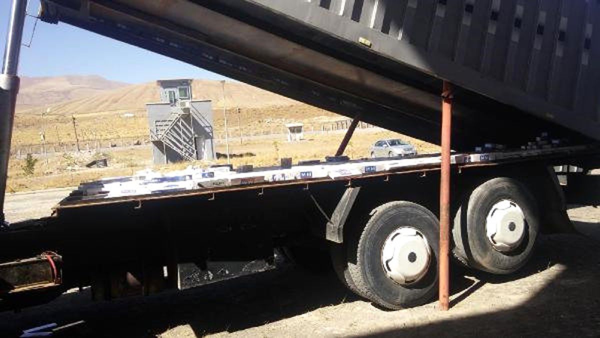 Bitlis\'te Kamyondan 19 Bin Paket Kaçak Sigara Çıktı