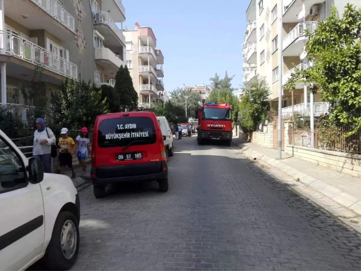 Çamaşır Makinesinin Neden Olduğu Yangında 2 Kişi Dumandan Etkilendi