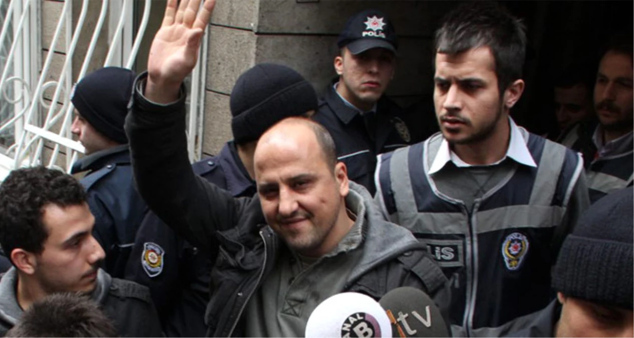 Cumhuriyet Davası\'nda Ahmet Şık: Kimse Benden Terörist Çıkarma Faaliyeti İçine Girmesin