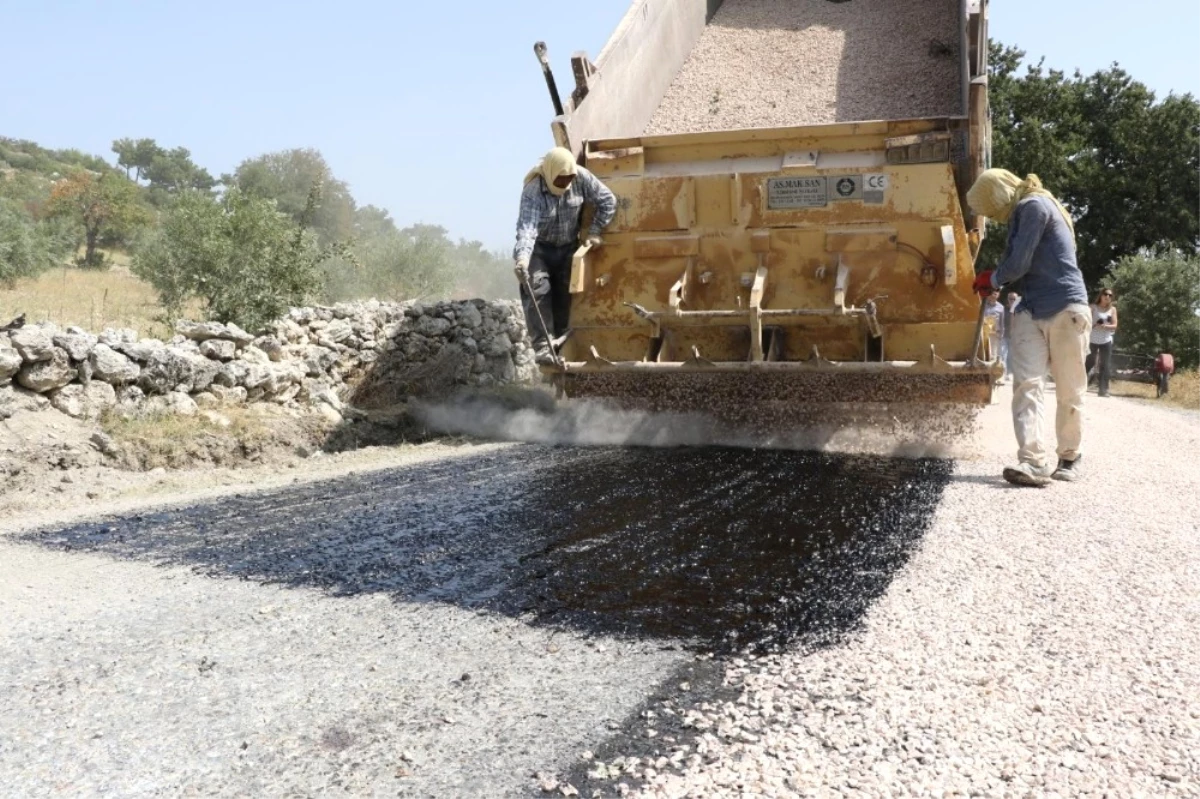 Demirci\'de 25 Kilometrelik Yol Asfalta Kavuşuyor