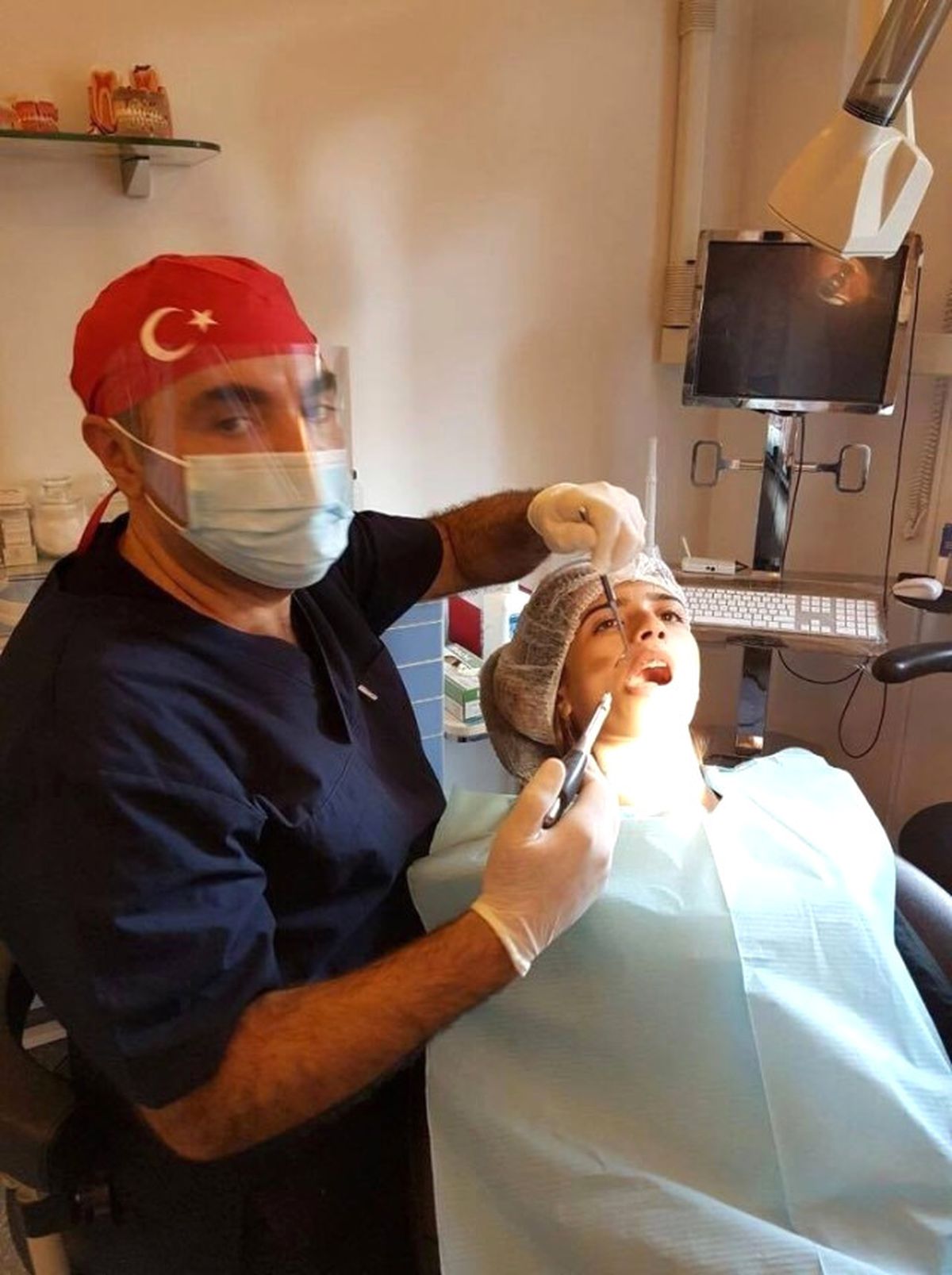 Diş Hekimi Dr. Özbaylar: \'Kürdan Kullanımı Diş Etine Zarar Veriyor\'