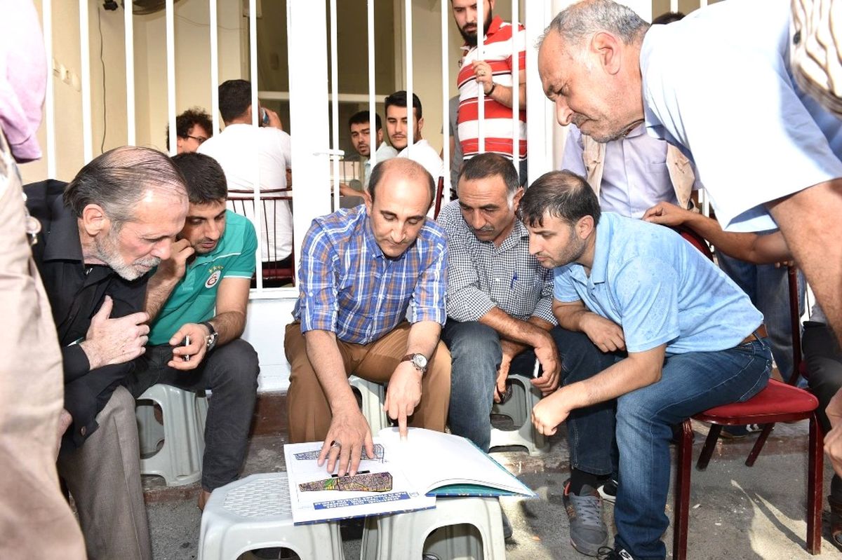 Edebali 296 Haneyi Ziyaret Ederek Vatandaşlarla Bir Araya Geldi