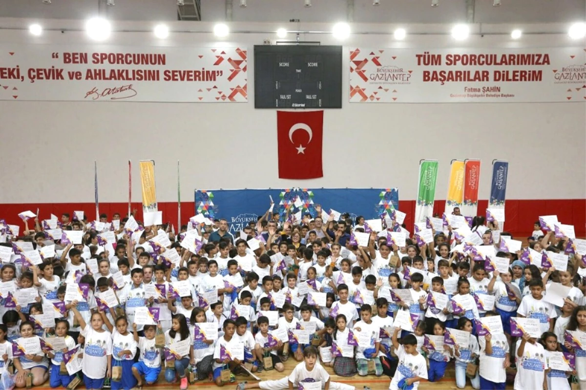 Gaziantep\'ten 9 Bin 500 Öğrenciye Sertifika