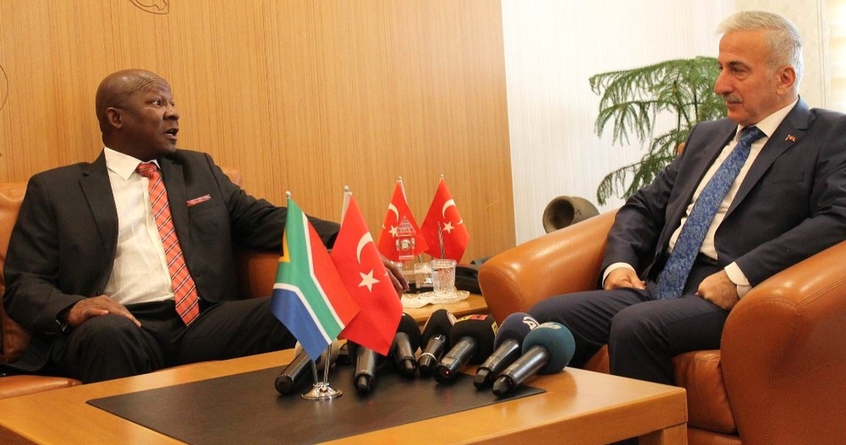 Güney Afrika Cumhuriyeti Büyükelçisi Vali Kamçı\'yı Ziyaret Etti