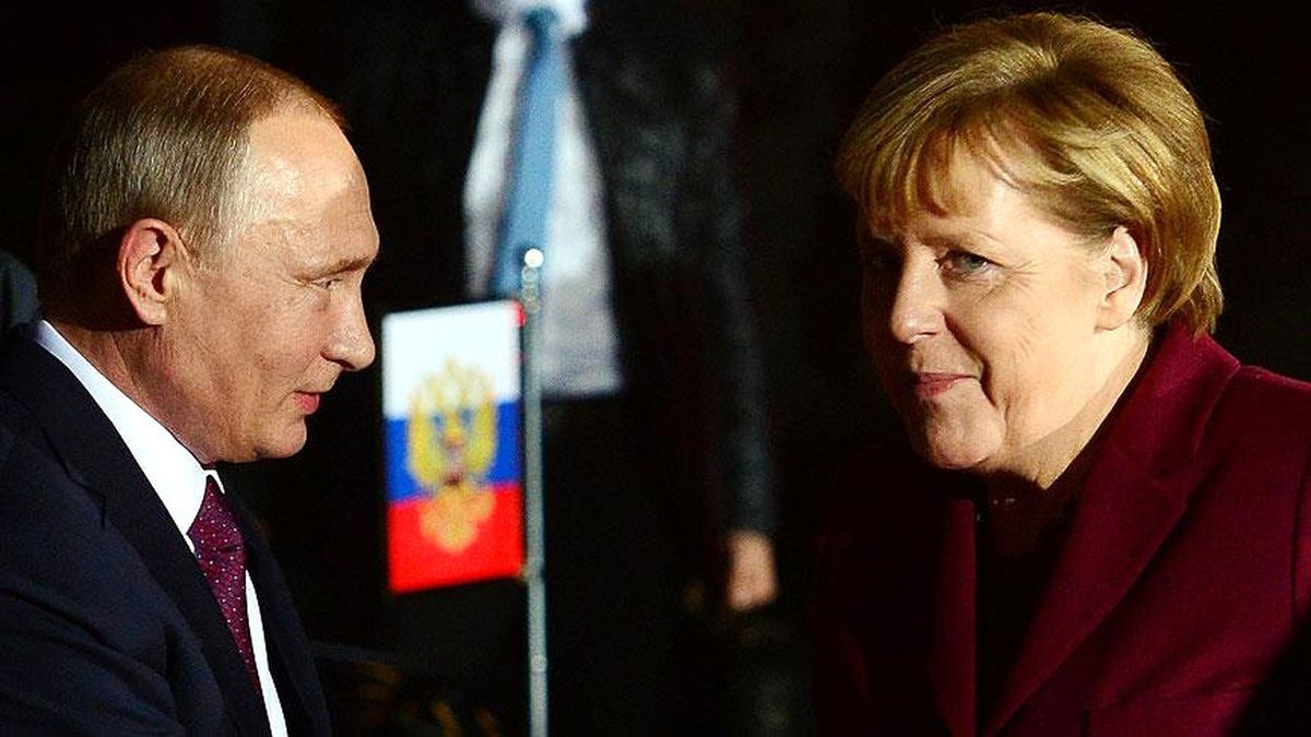 Merkel ile Putin Kuzey Kore ve Ukrayna\'yı Görüştü