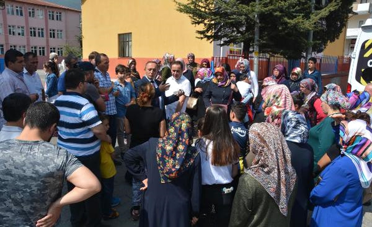Öğrenci Velilerinden Okul Değişikliği Tepkisi