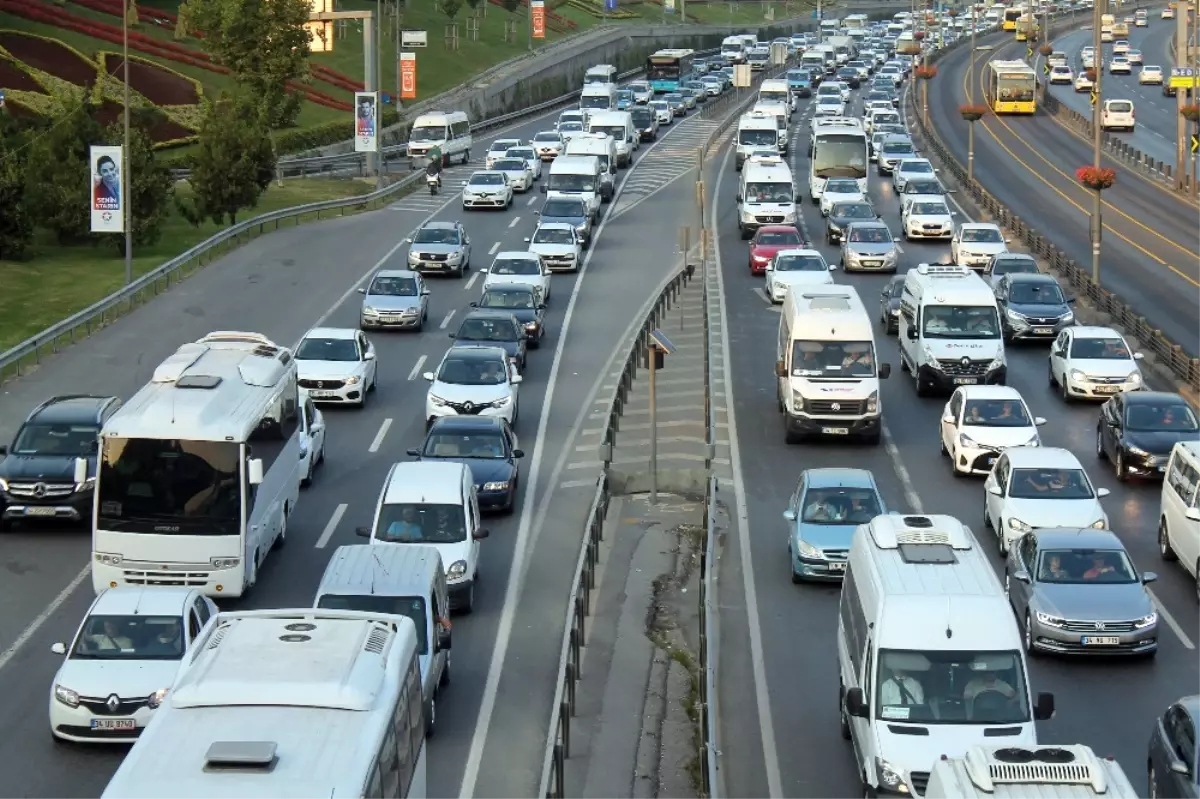 Okul Servisleri Trafiğe Çıktı, Yoğunluk Arttı